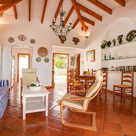 Corina Villa *